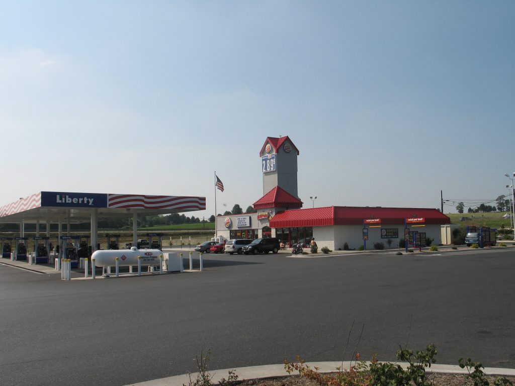 Holzman Convenience Complex